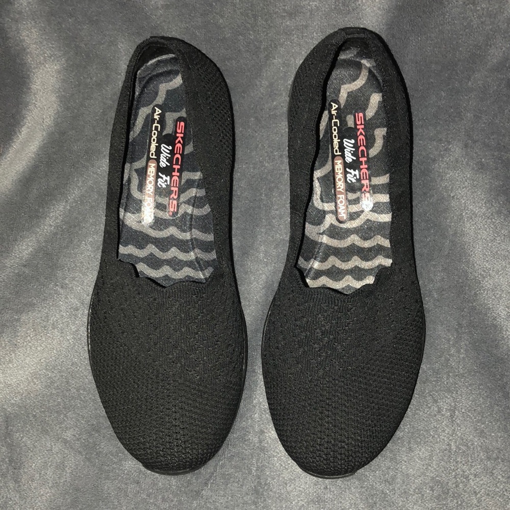 Skechers air cooled wide fit